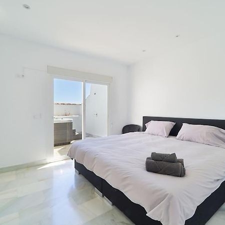Superbe Appartement Avec Jaccuzi Marbella Exteriör bild