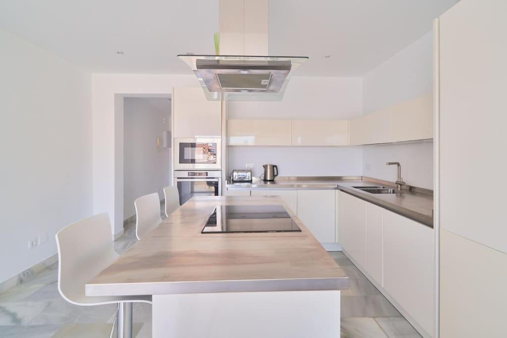 Superbe Appartement Avec Jaccuzi Marbella Exteriör bild