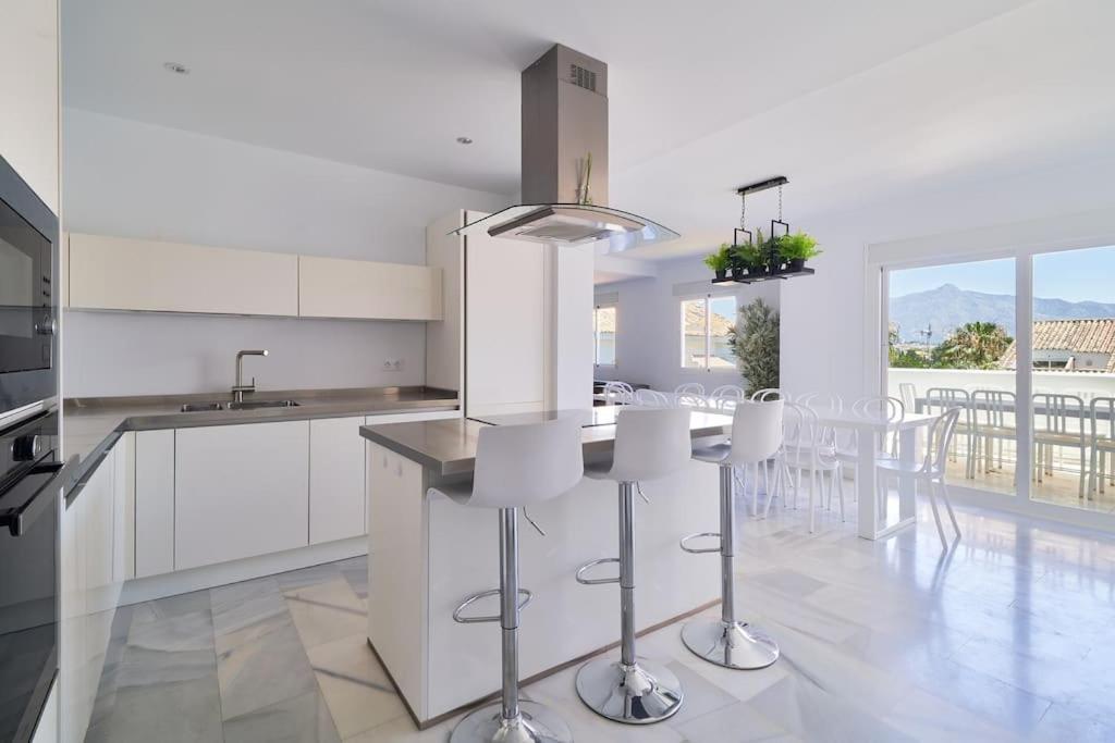 Superbe Appartement Avec Jaccuzi Marbella Exteriör bild