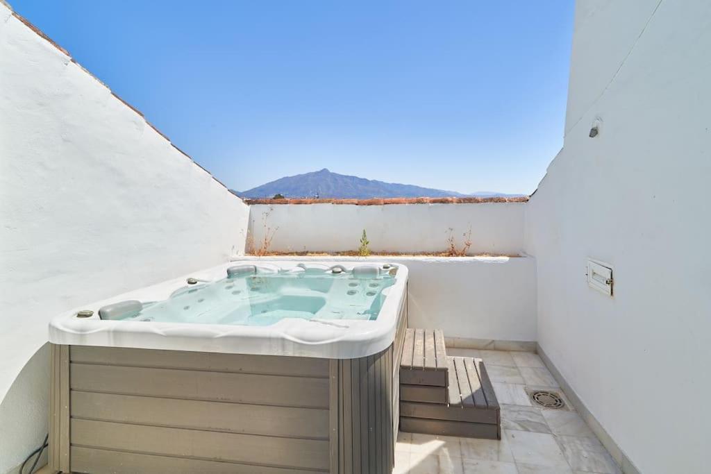 Superbe Appartement Avec Jaccuzi Marbella Exteriör bild